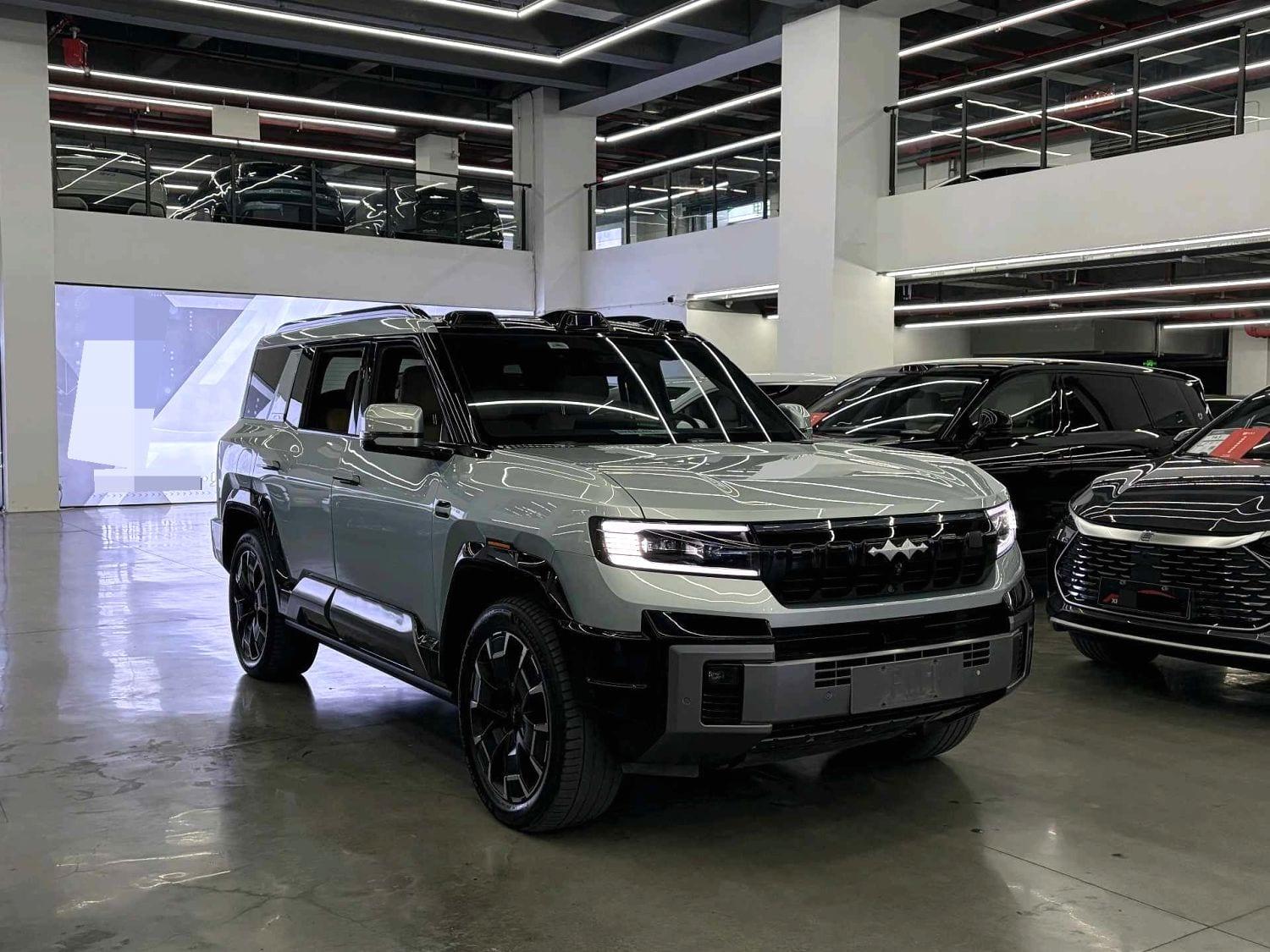 2024 Fangchengbao Leopard 8 — مستعمل SUV