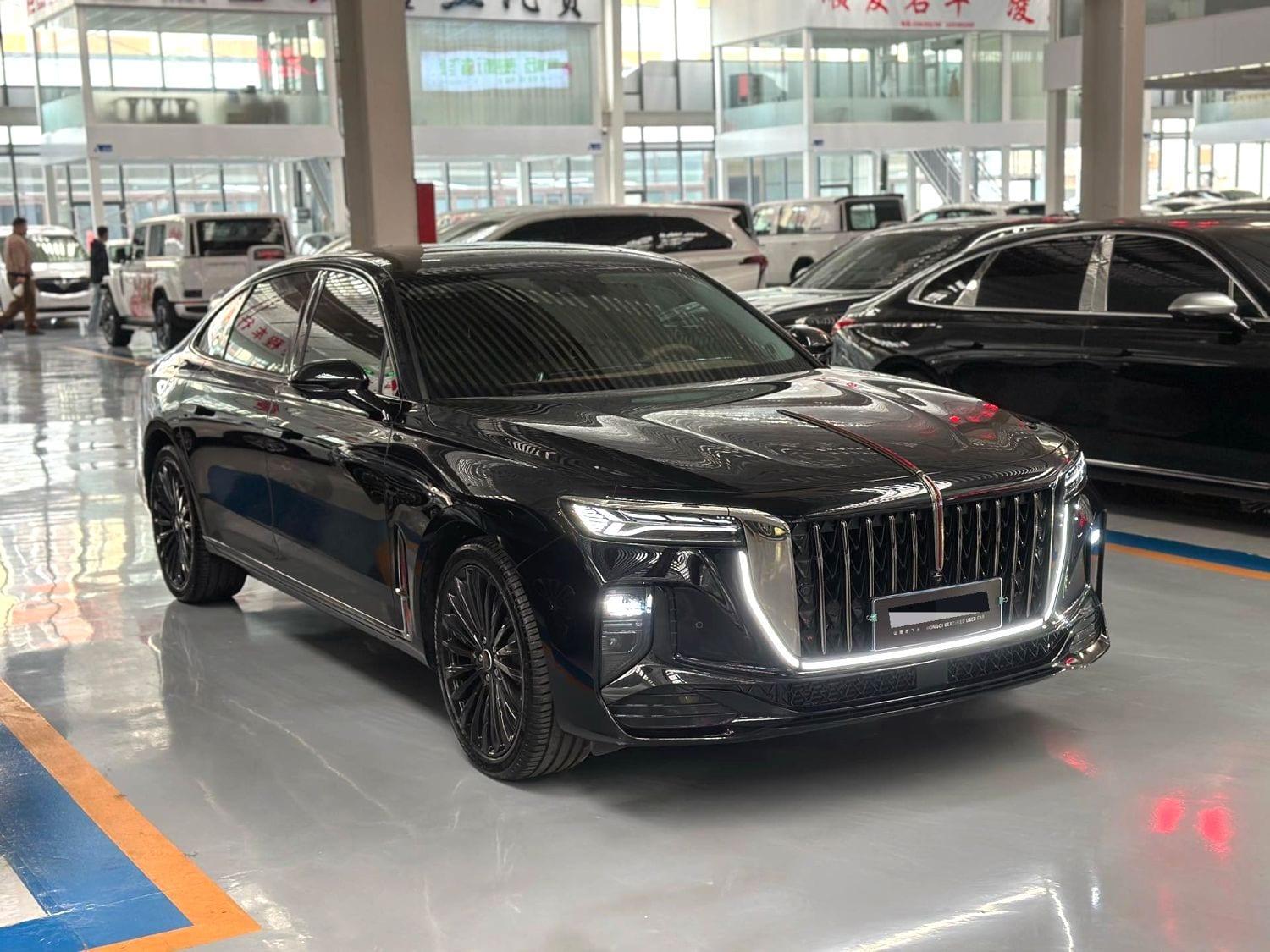 2024 Hongqi HS7 PHEV 2.0T AWD Premium 7-Seater — Gebraucht SUV