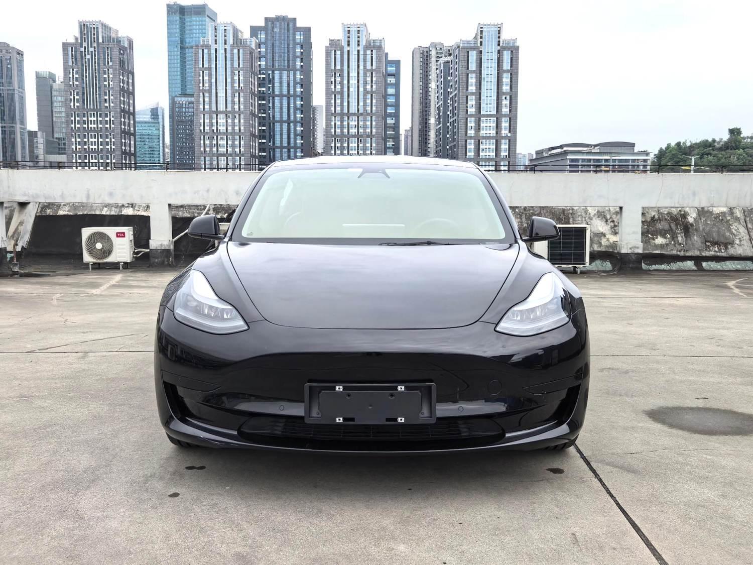 2024 Tesla Model 3 — Gebraucht Limousine