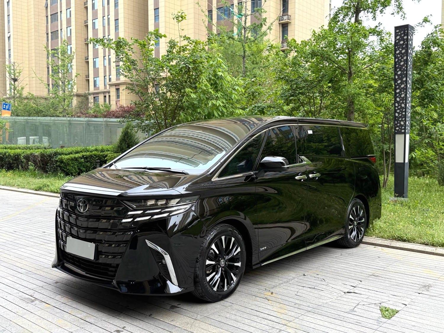2023 Toyota Alphard(Imported) Alphard 2.5 Deluxe Edition — Used MPV