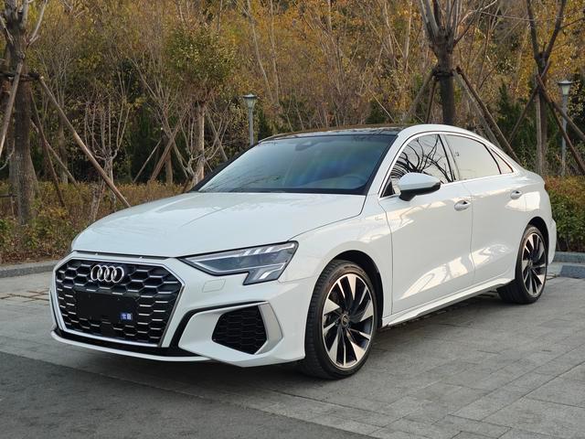 2022 Audi A3L Limousine 35 — Usado Berlina