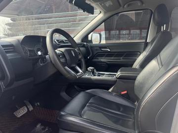 Dongfeng Forthing Dadao Forthing All-Rounder 2.3TAT Gasoline Commercial-Passenger Edition AWD Standard Wheelbase Comfort - 5