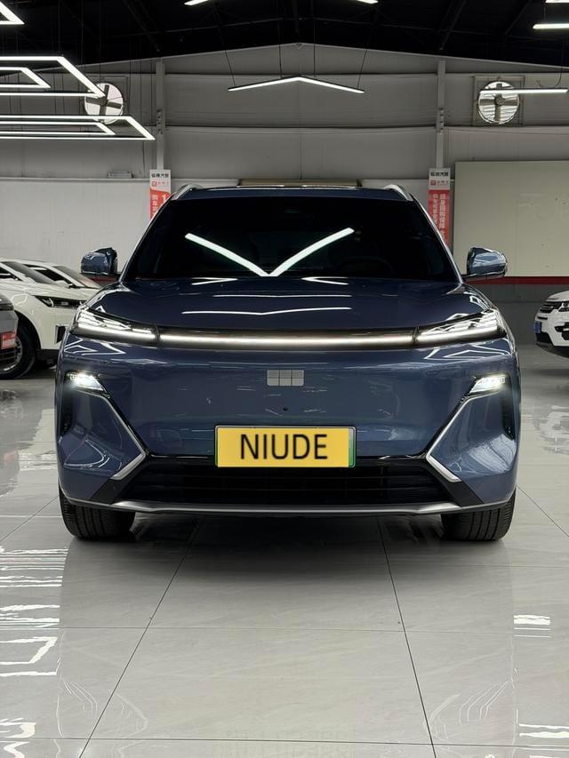 2025 Geely Galaxy Starship7 EM-i 120KM Pilot Edition مستعمل SUV — image 1