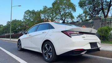 Hyundai Elantra 1.5L - 3