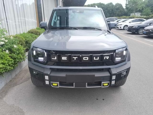 2023 Jetour Traveller 2.0TD AWD Crossover PRO Used SUV — image 1