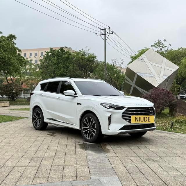 2021 Jetour X70 PLUS 1.6T Land Pro 7-Seater Usado SUV — image 1