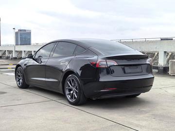 Tesla Model 3 - 5