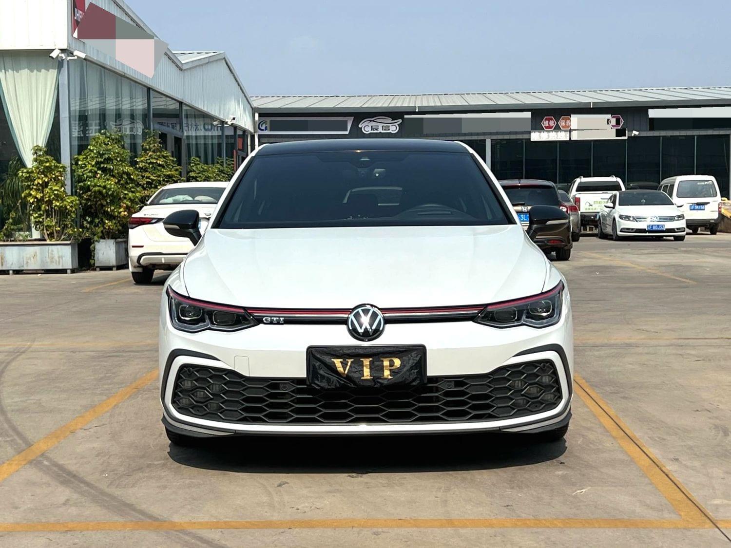 2023 Volkswagen Golf GTI 2.0TSI 380TSI مستعمل سيدان — image 1